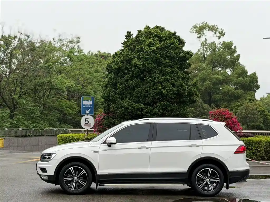 Volkswagen Tiguan L 2020 330TSI Auto 2WD Panorama Comfort China VI фото 3