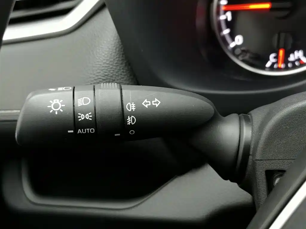 Toyota Wildlander 2021 2.0L CVT 2WD Luxury Edition фото 21
