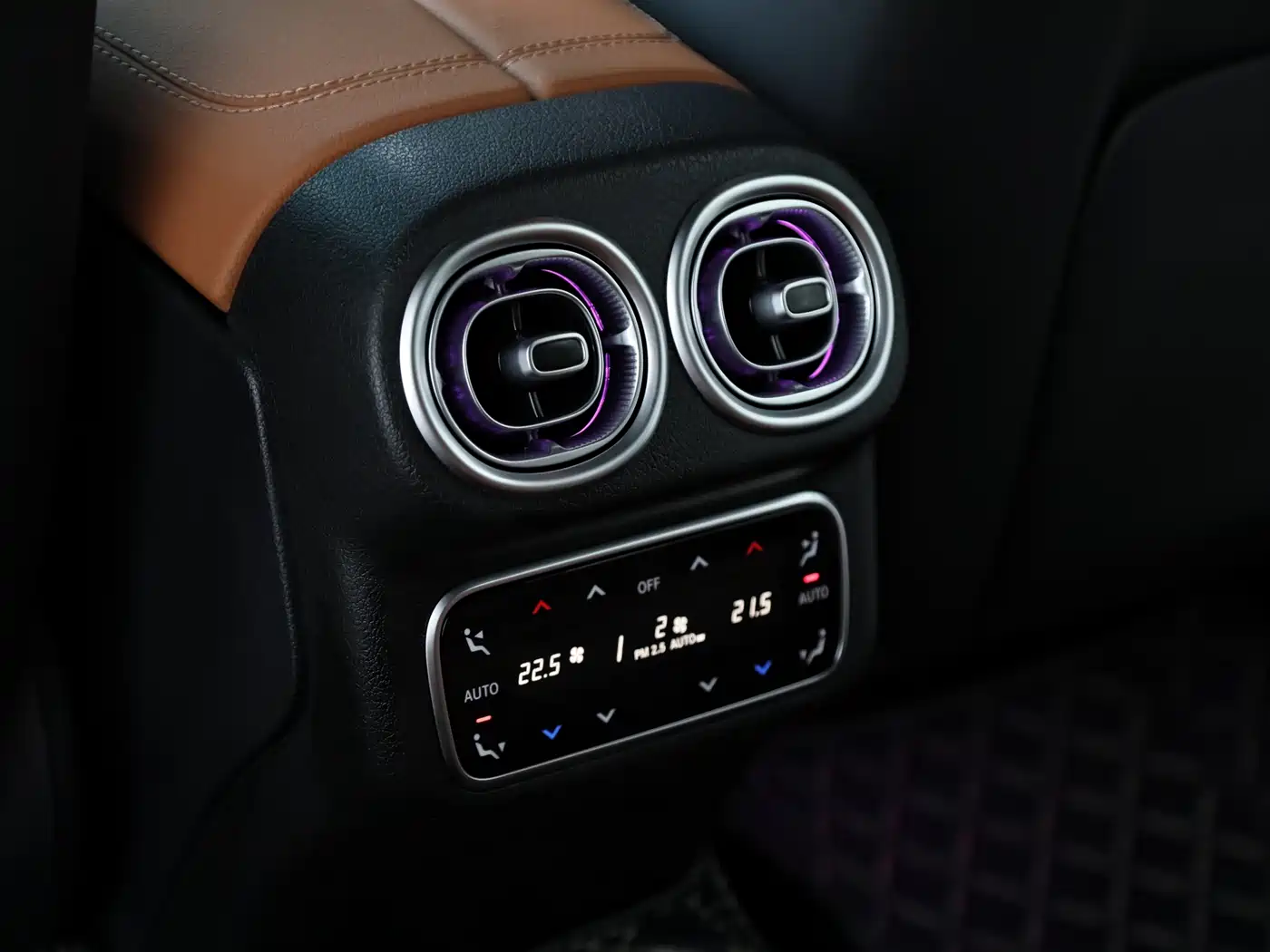 Mercedes-Benz GLC 2023 GLC 260 L 4MATIC Luxury 5-Seater фото 15