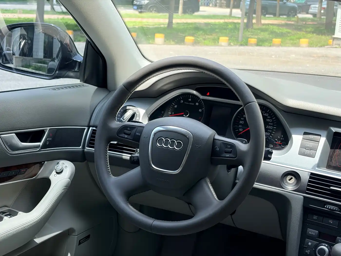 Audi A6L 2010 3.0 TFSI quattro Luxury фото 12