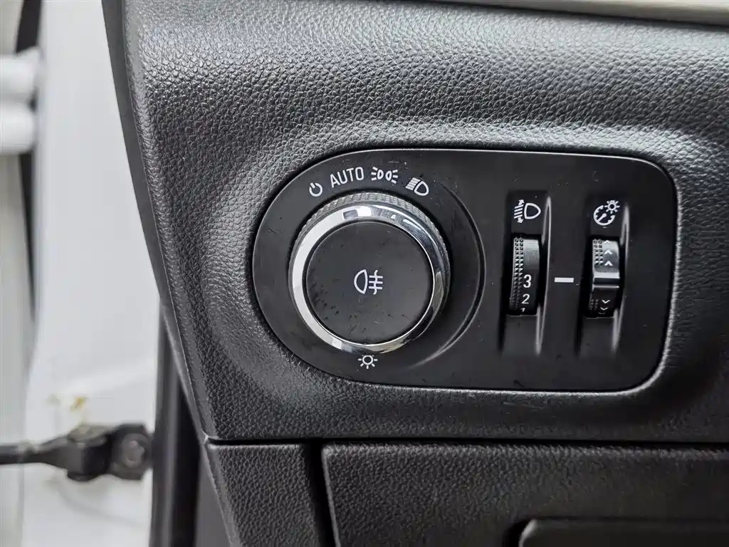 Buick Verano 2015 Sedan 20T Dual-clutch Elite фото 21