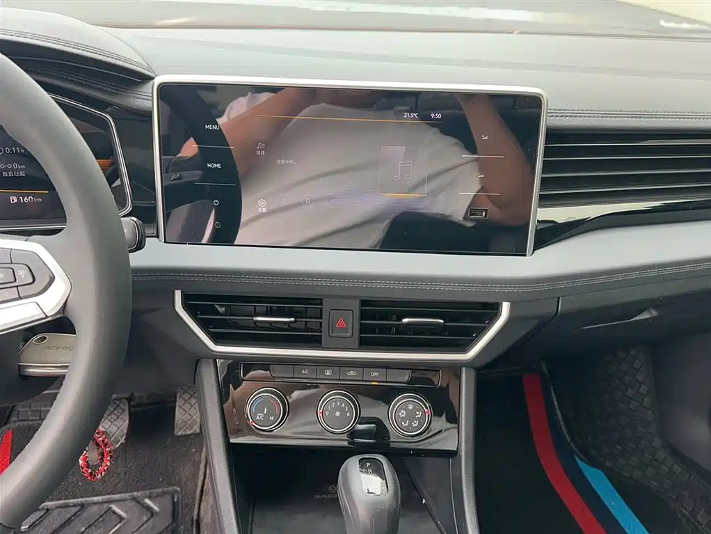 Volkswagen Sagitar 2025 300TSI DSG Flying Leap Edition фото 6