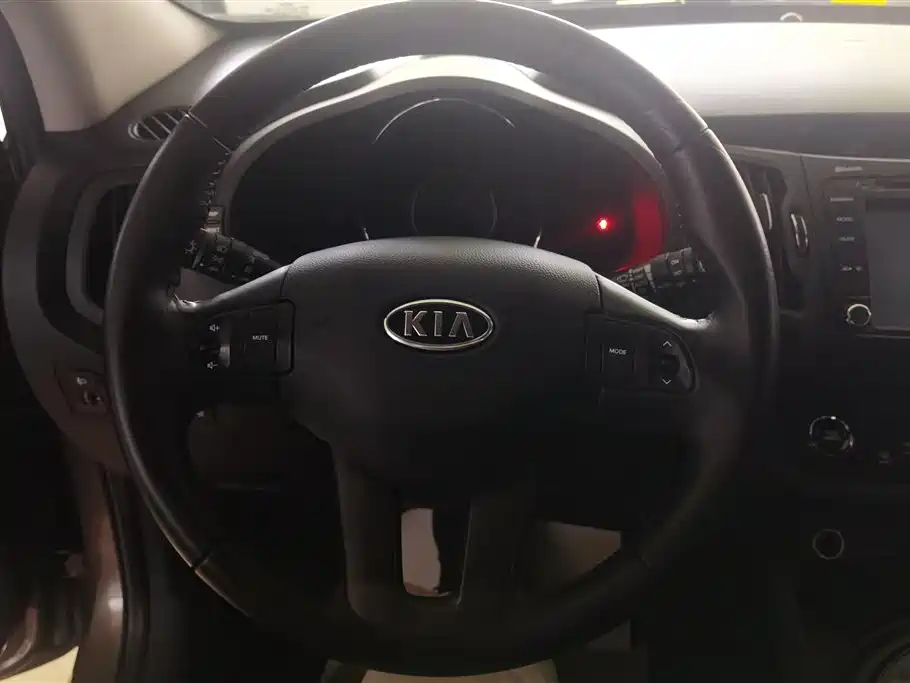 Kia Sportage 2014 2.0L Automatic 2WD DLX фото 15