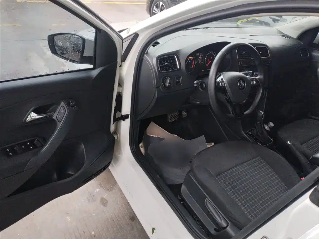 Volkswagen Polo 2018 1.5L Auto Comfort фото 16