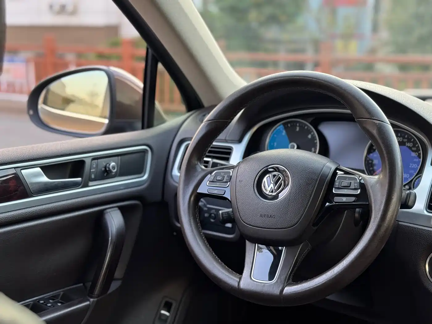 Volkswagen Touareg 2011 3.0TSI Standard фото 18