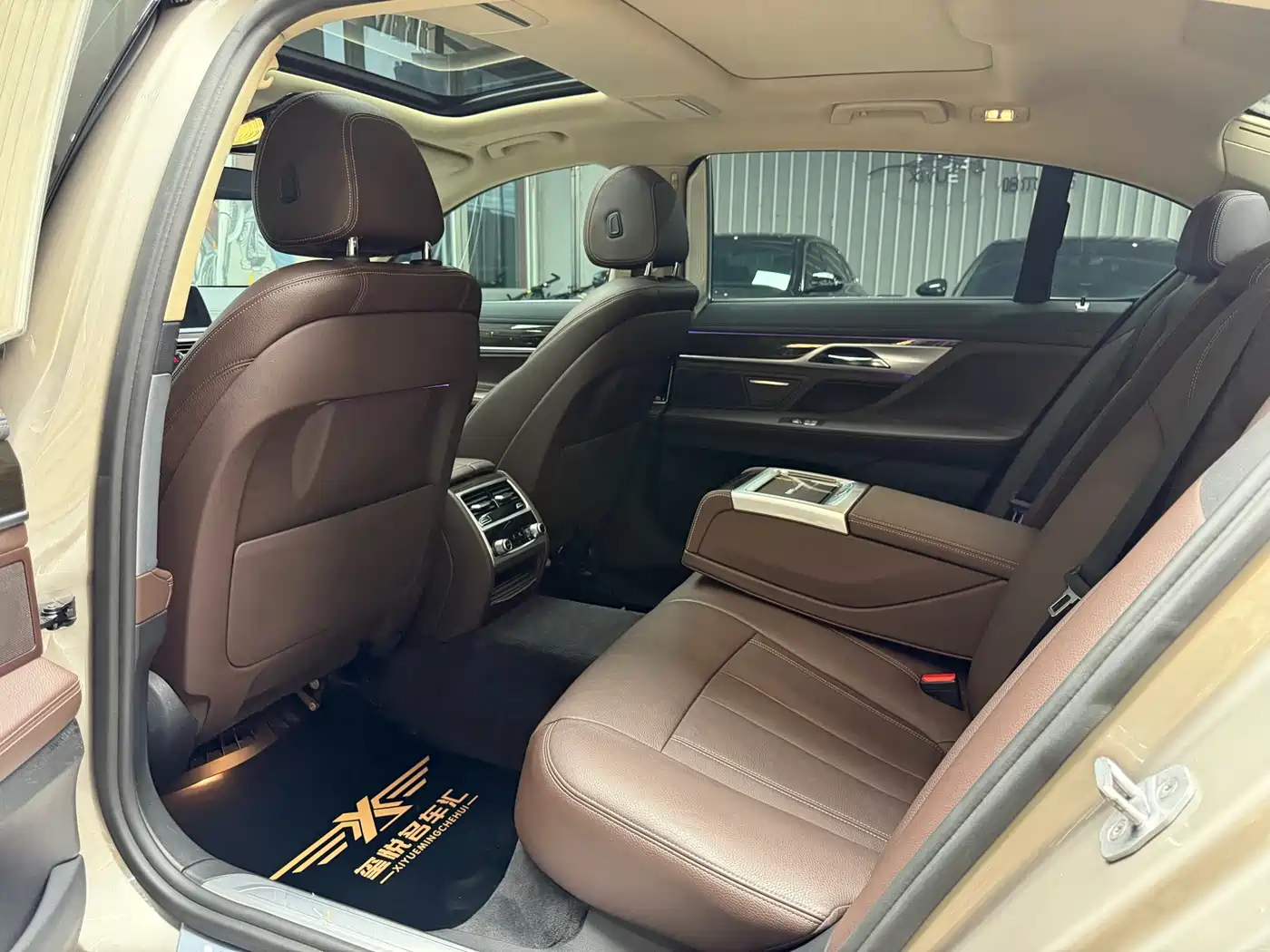 BMW 7 Series 2016 730Li Leading фото 30
