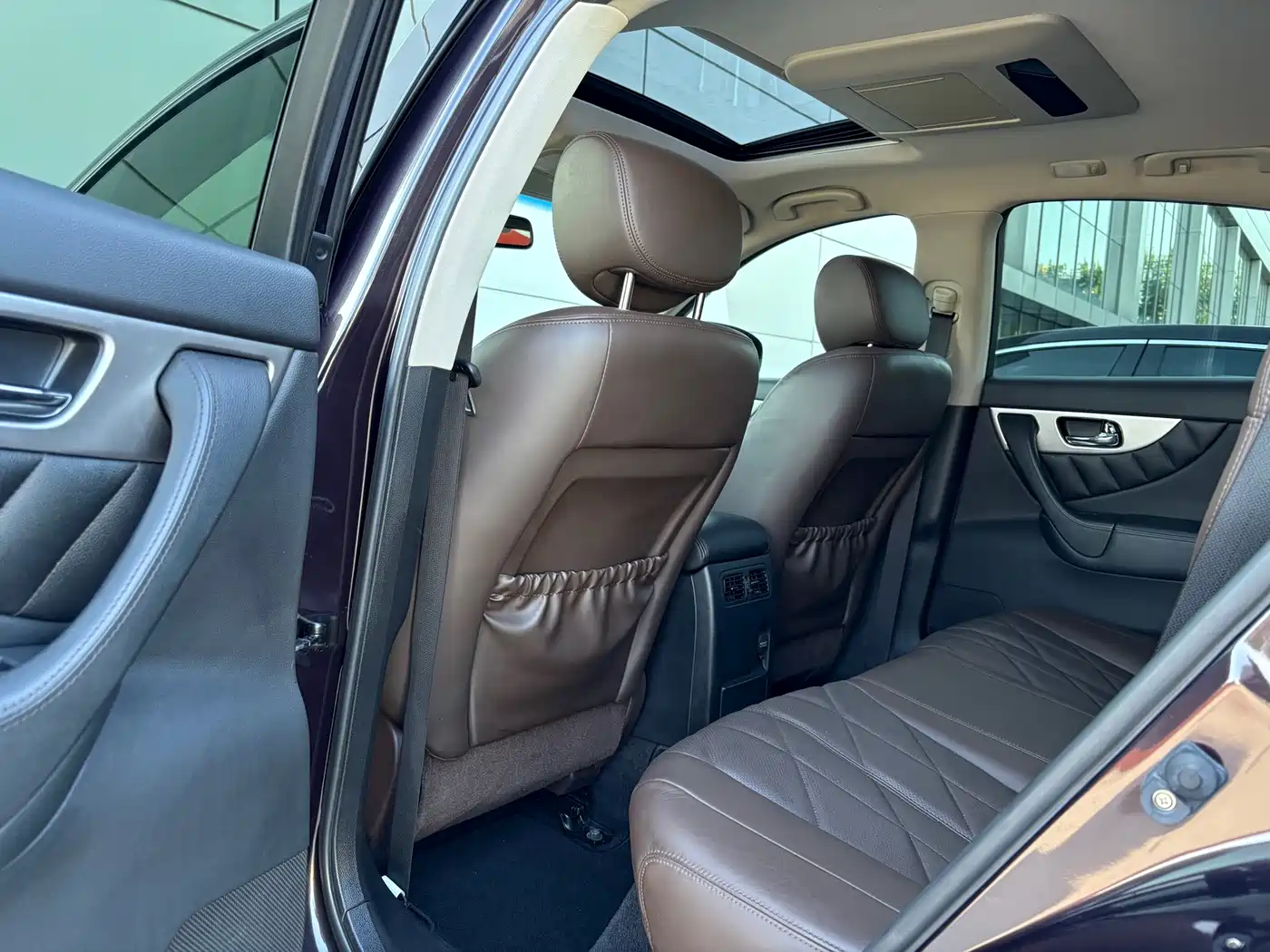 Infiniti QX70 2013 3.7L Superior фото 8