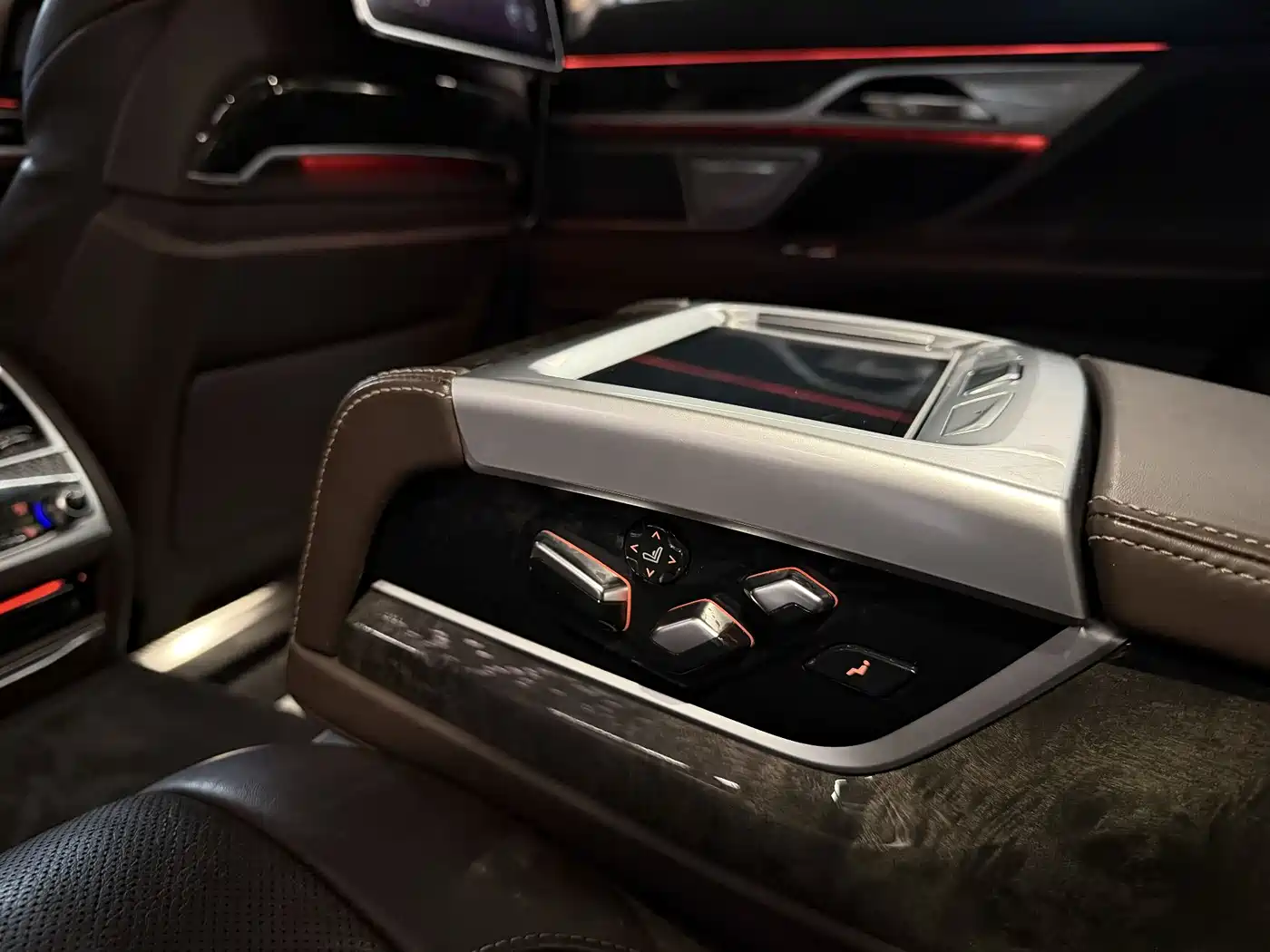 BMW 7 Series 2018 730Li Premium Type Excellence Package фото 29