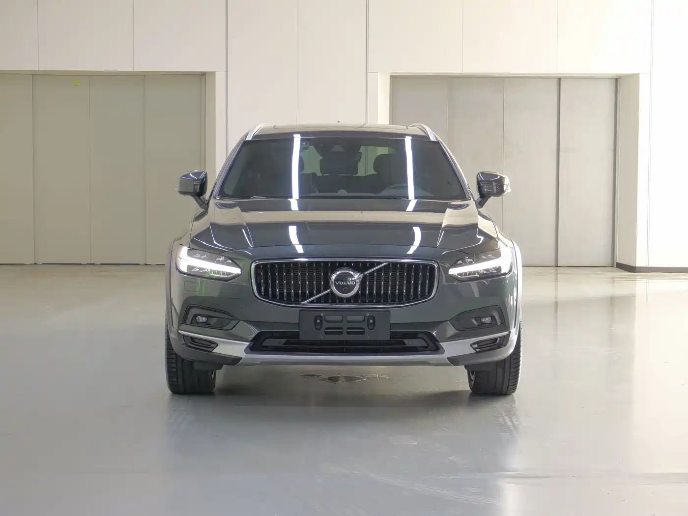 Volvo V90 2021 2021 Model Cross Country B5 AWD Premium Smart Edition