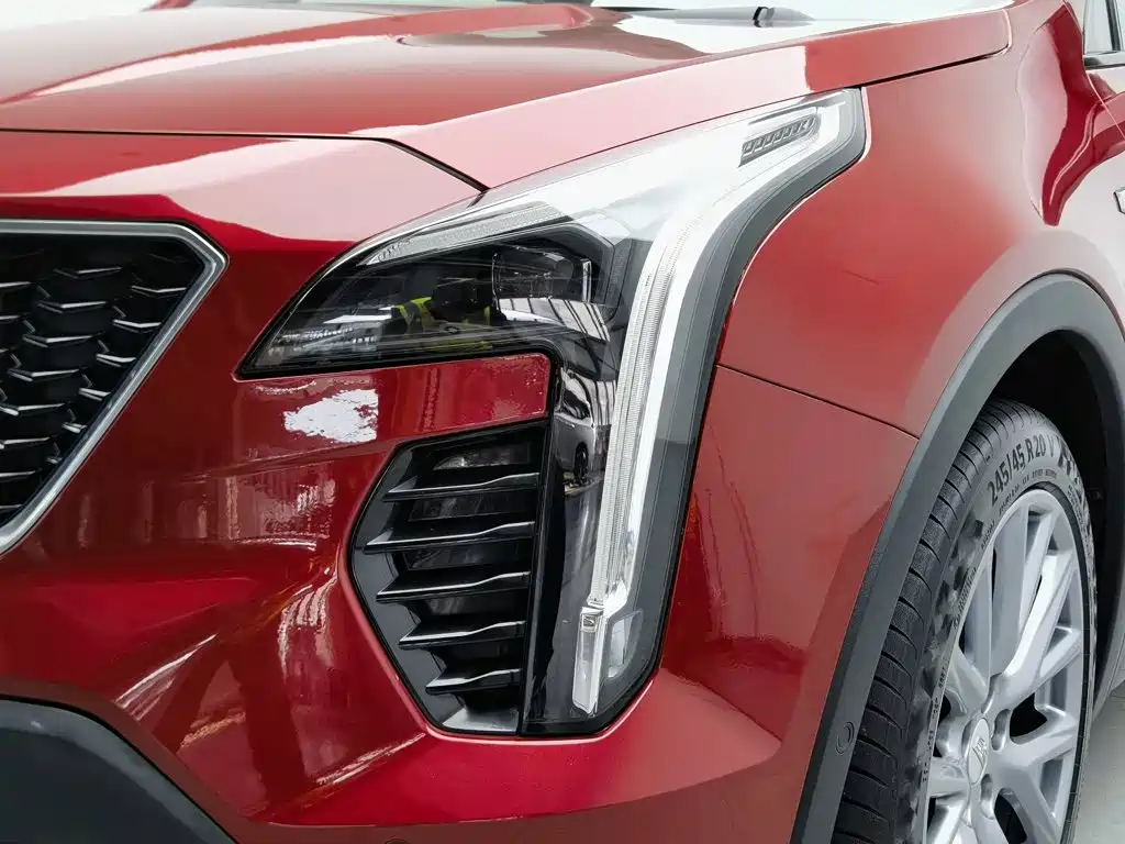 Фото 7 - Cadillac XT4