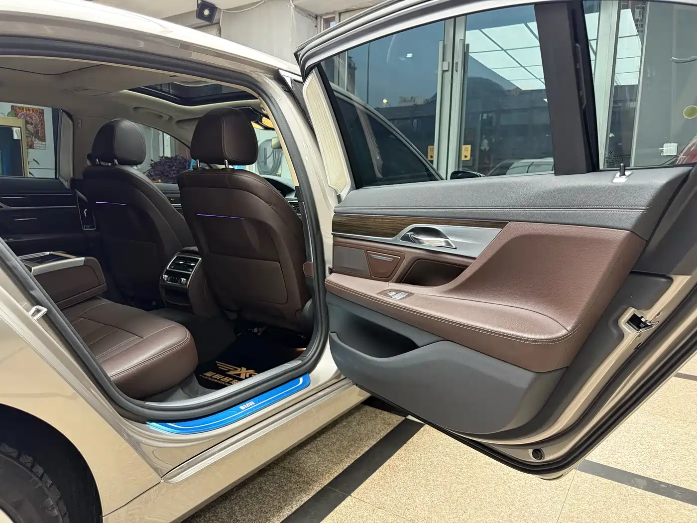 BMW 7 Series 2016 730Li Leading фото 44