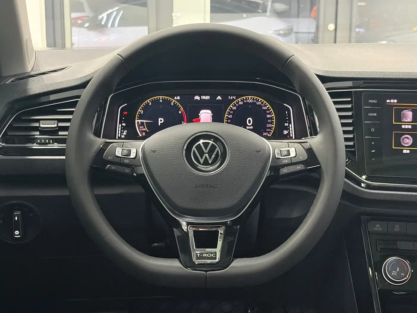 Volkswagen T-ROC 2022 280TSI DSG 2WD Comfort PLUS фото 7