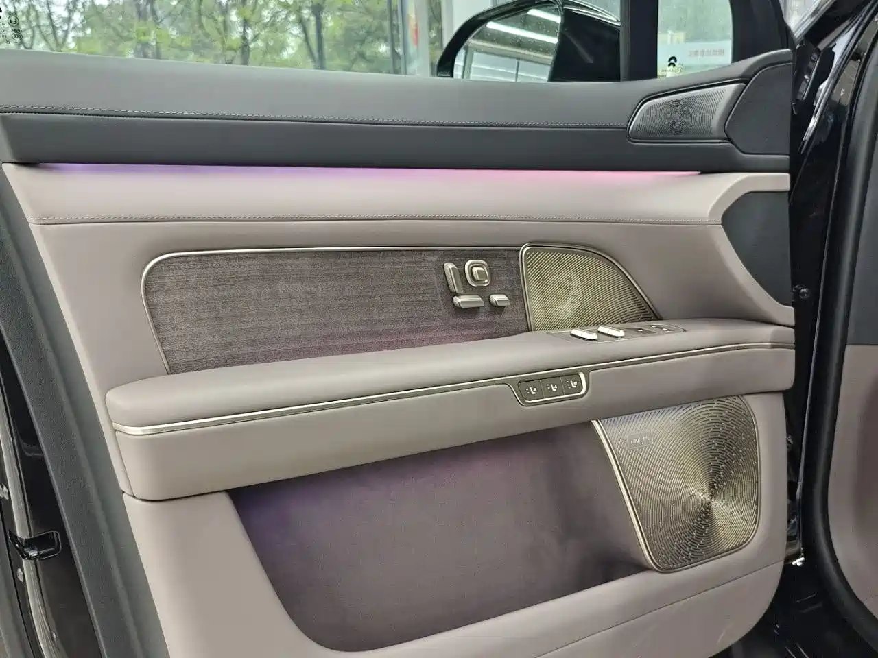 NIO ES8 2025 Base Model 7-Seater фото 10
