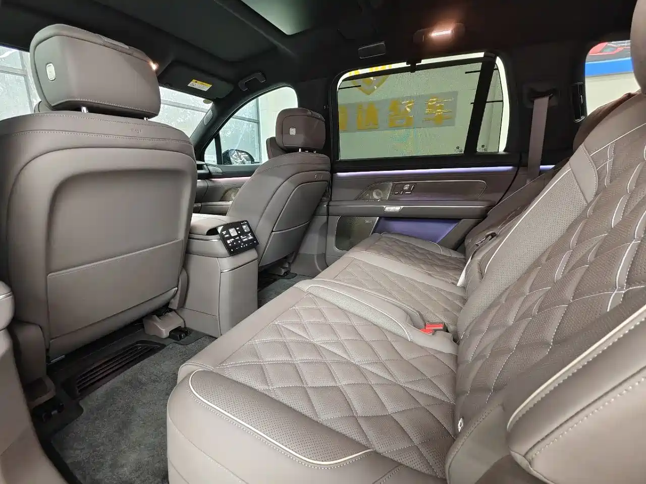 NIO ES8 2025 Base Model 7-Seater фото 13