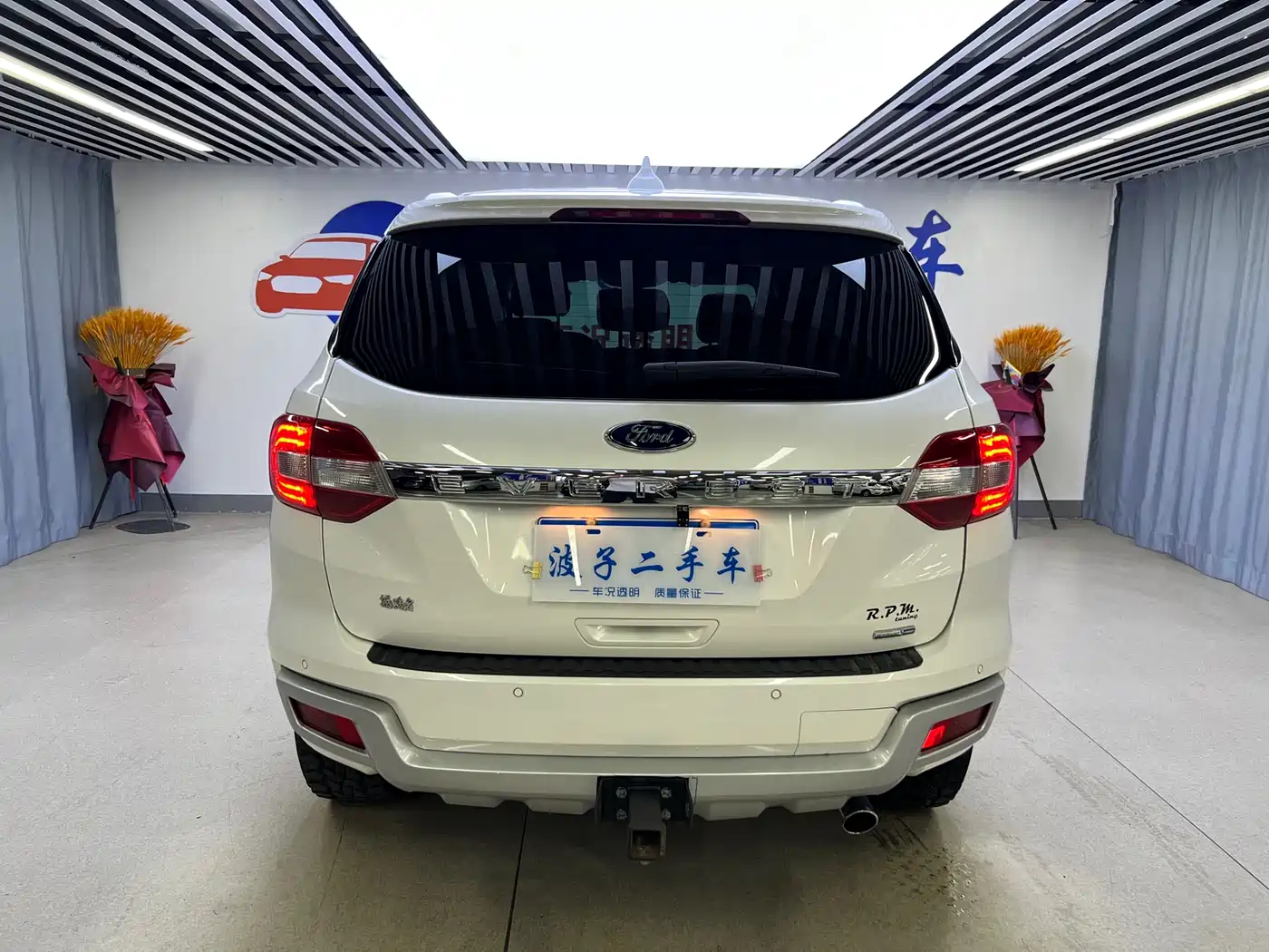 Ford Everest 2016 2.0T Gasoline Automatic 4WD Luxury Edition фото 19
