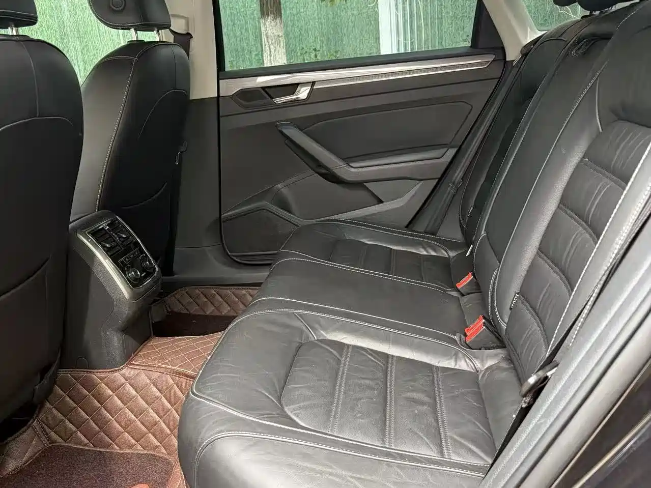 Volkswagen Passat 2017 280TSI DSG Prestige фото 9