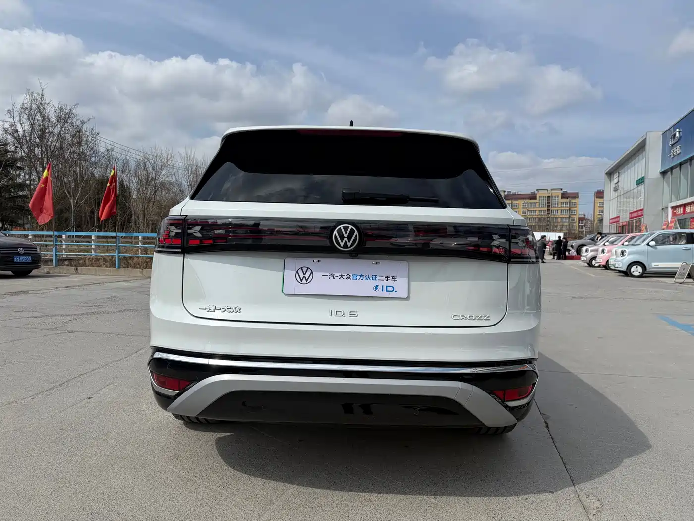 VOLKSWAGEN ID.6 CROZZ