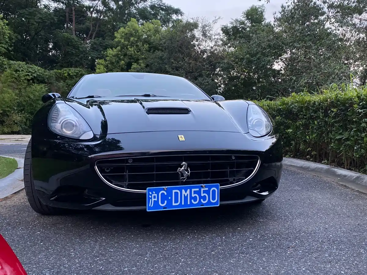 Ferrari California T 2011 2012 4.3L Standard