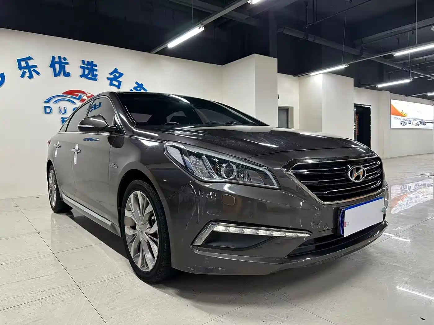 Hyundai Sonata 2015 1.6T DLX Premium фото 3