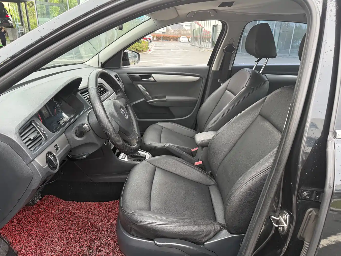 Volkswagen Lavida 2013 Facelift Classic 1.6L Automatic Trend фото 5