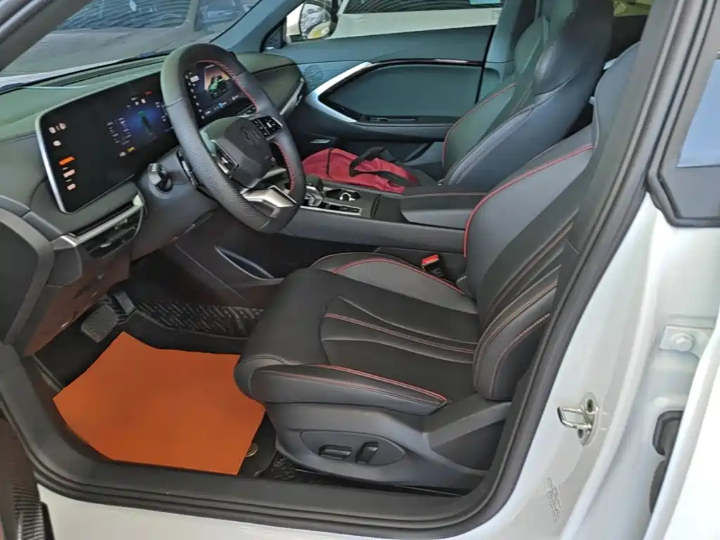 MG MG7 2025 2025 2.0T 405 AT Luxury Edition