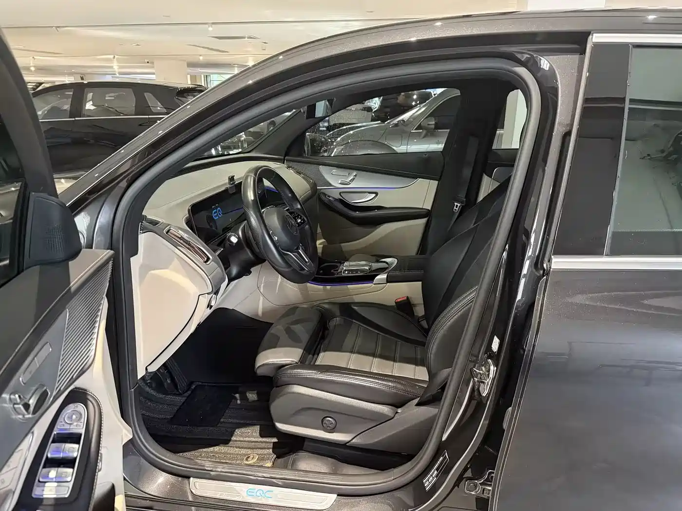 MERCEDES-BENZ EQC