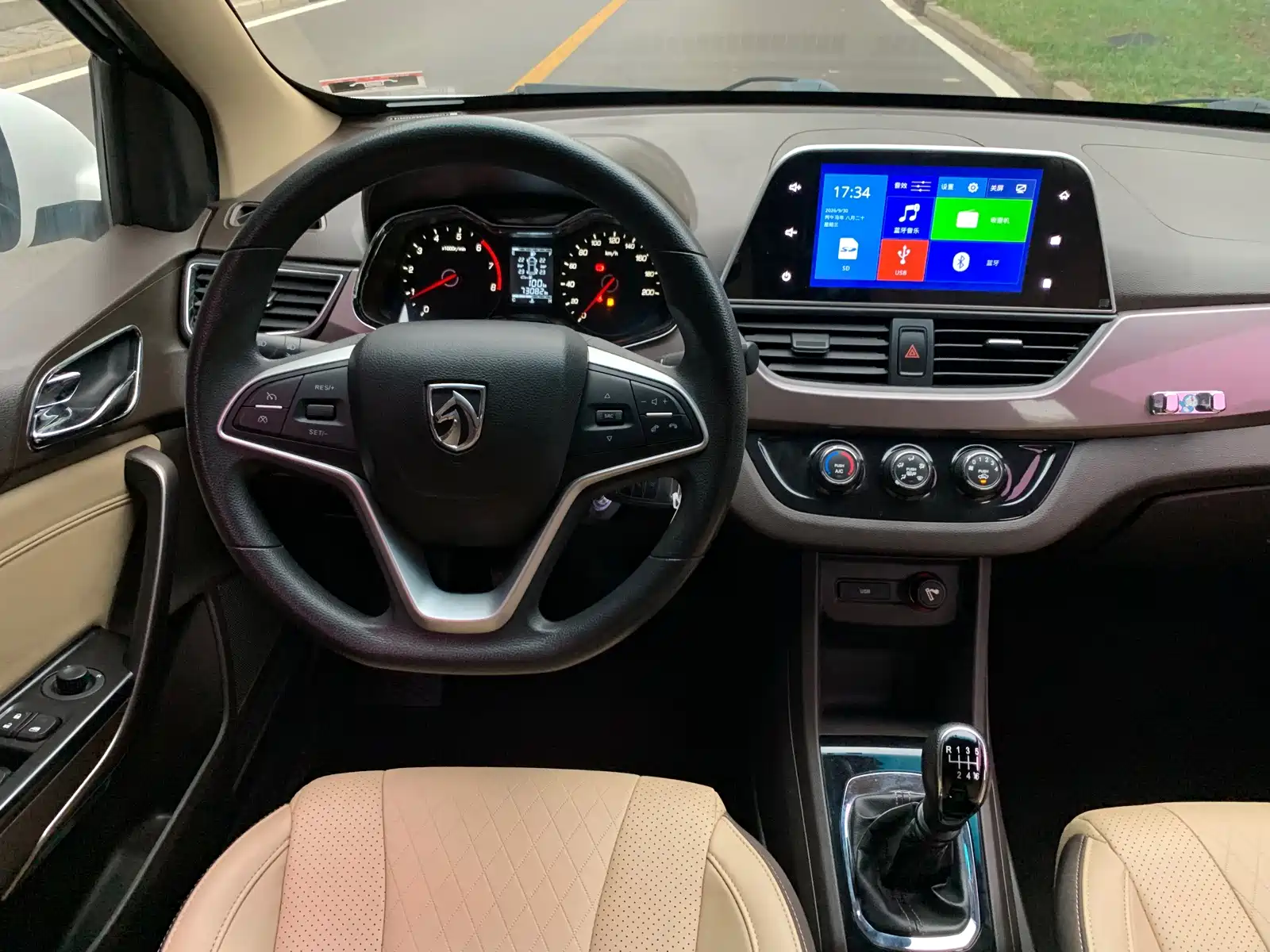 Фото 13 - Baojun 310W
