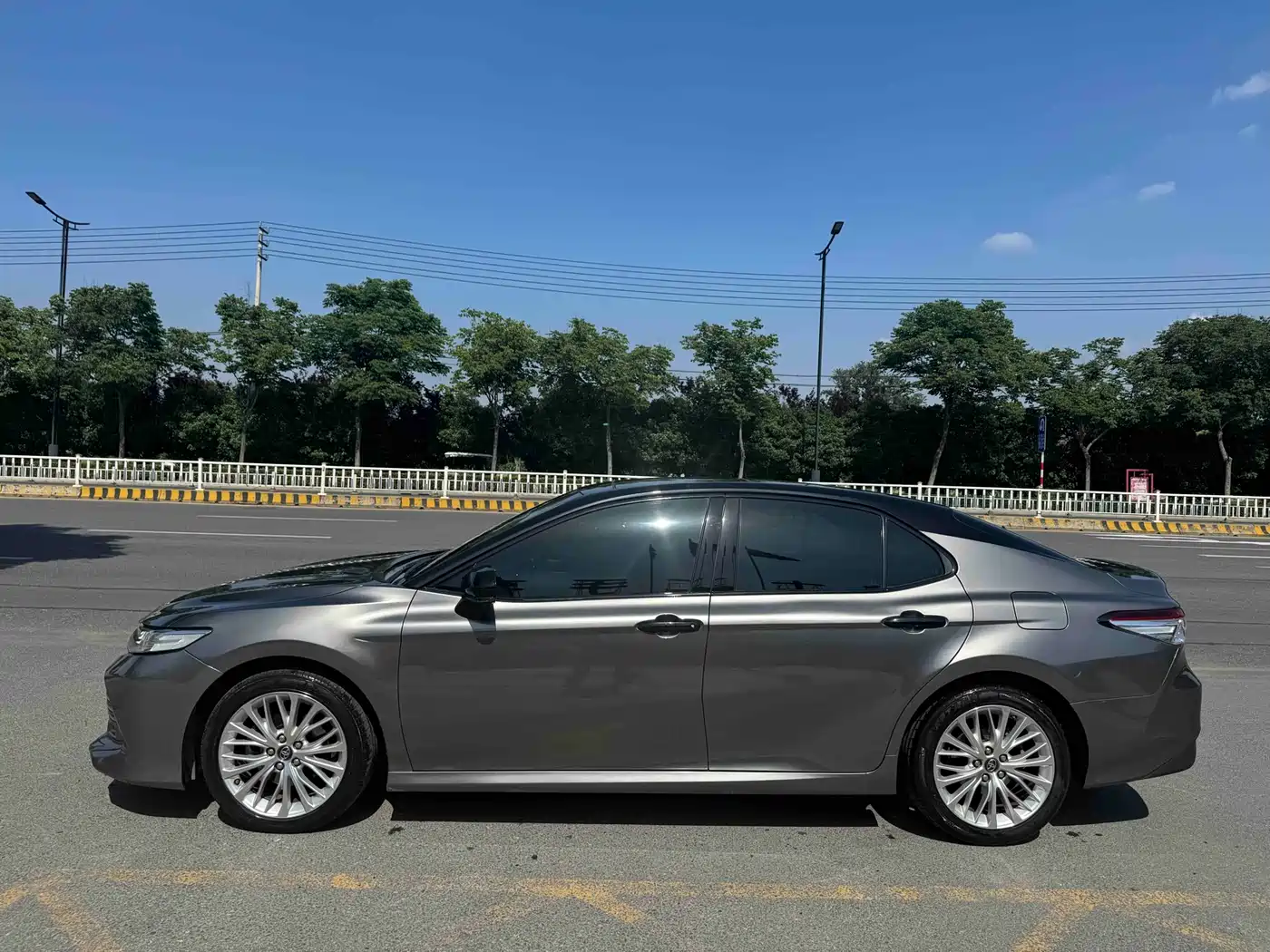 Toyota Camry 2018 2.5G Luxury Edition фото 2