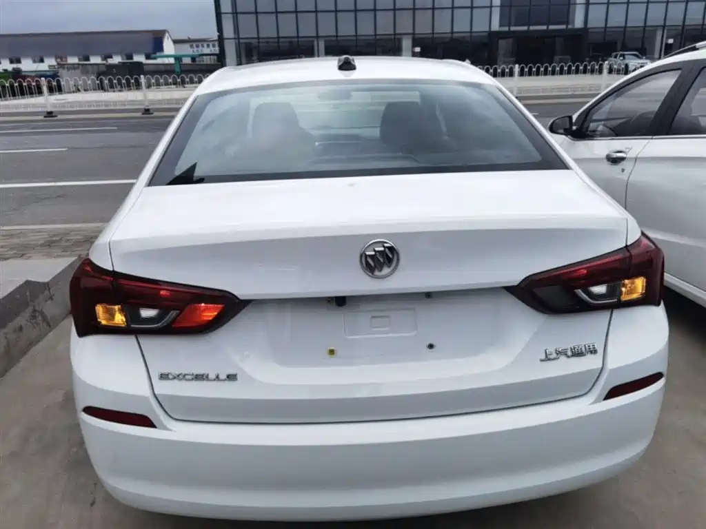 Buick Excelle 2020 15N CVT Elite фото 6