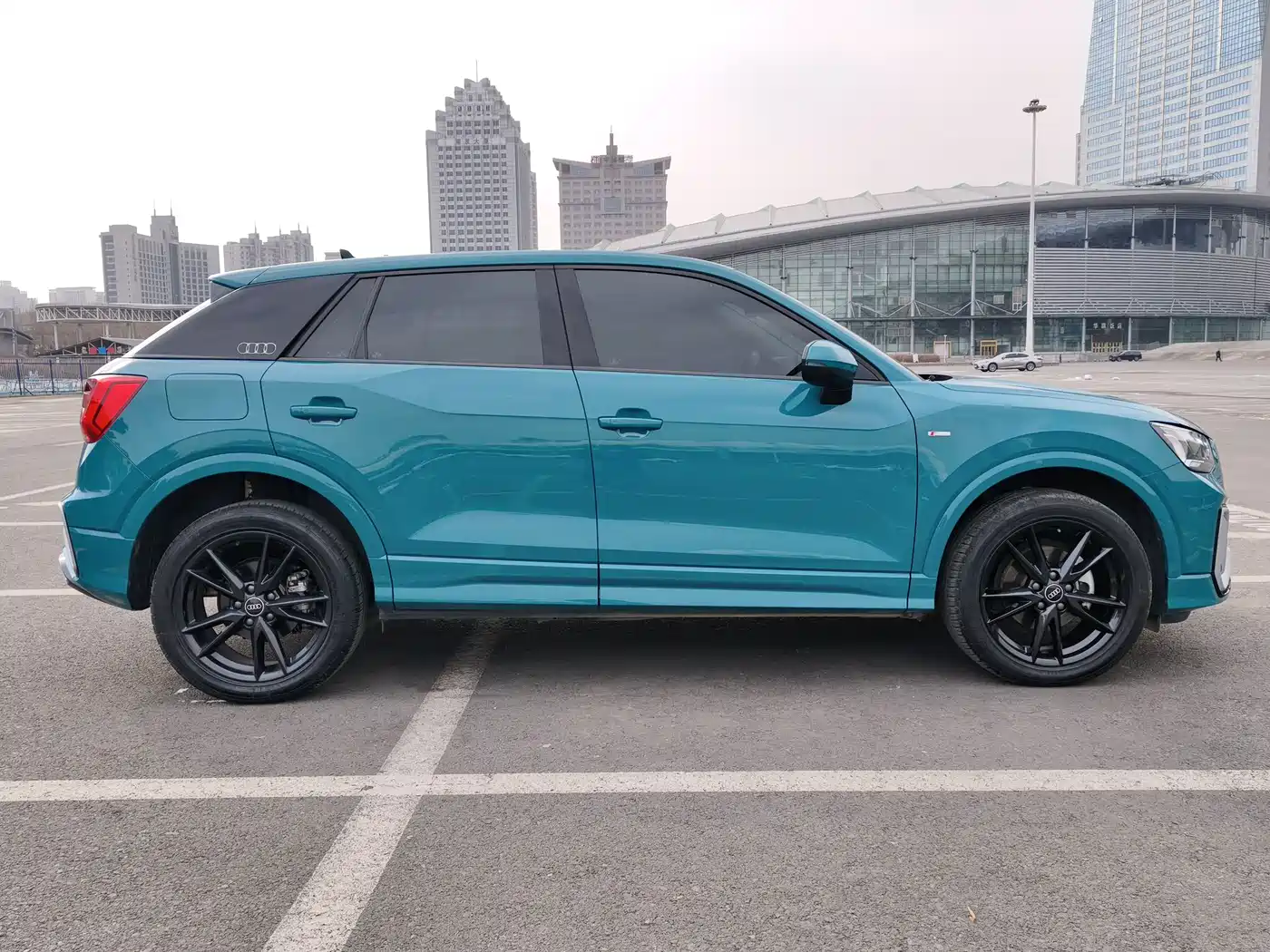 AUDI Q2L