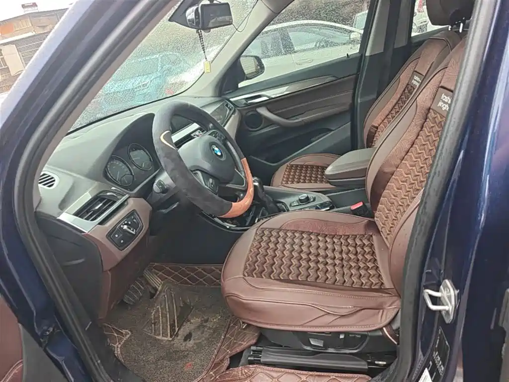 BMW X1 2018 sDrive18Li Premium Model фото 15