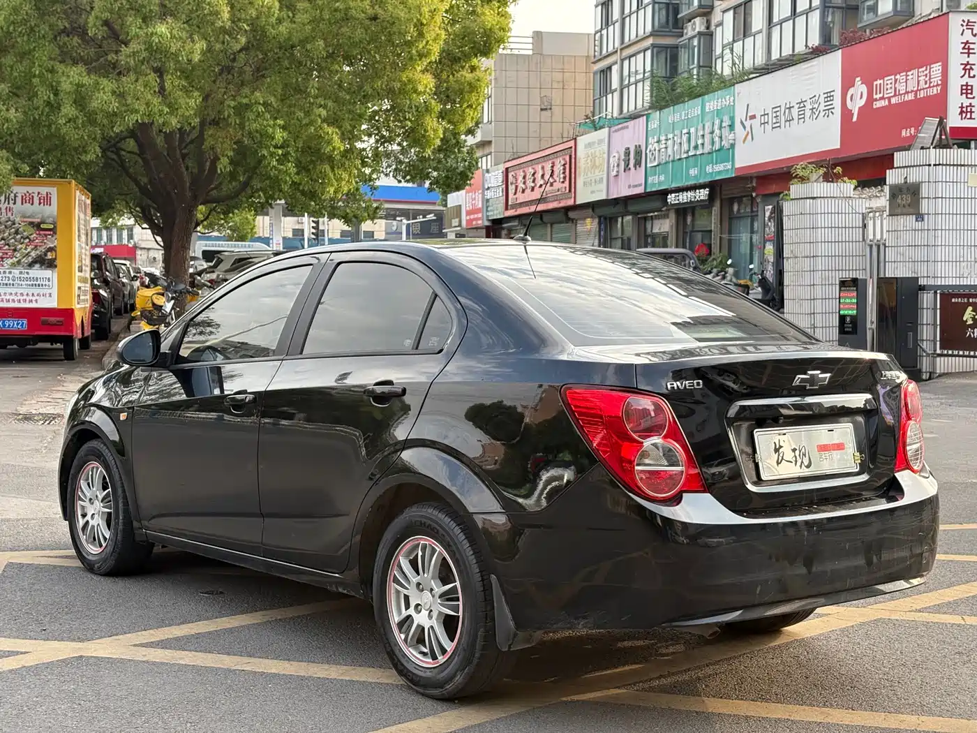Chevrolet Aveo 2013 2011 Sedan 1.4L MT SE