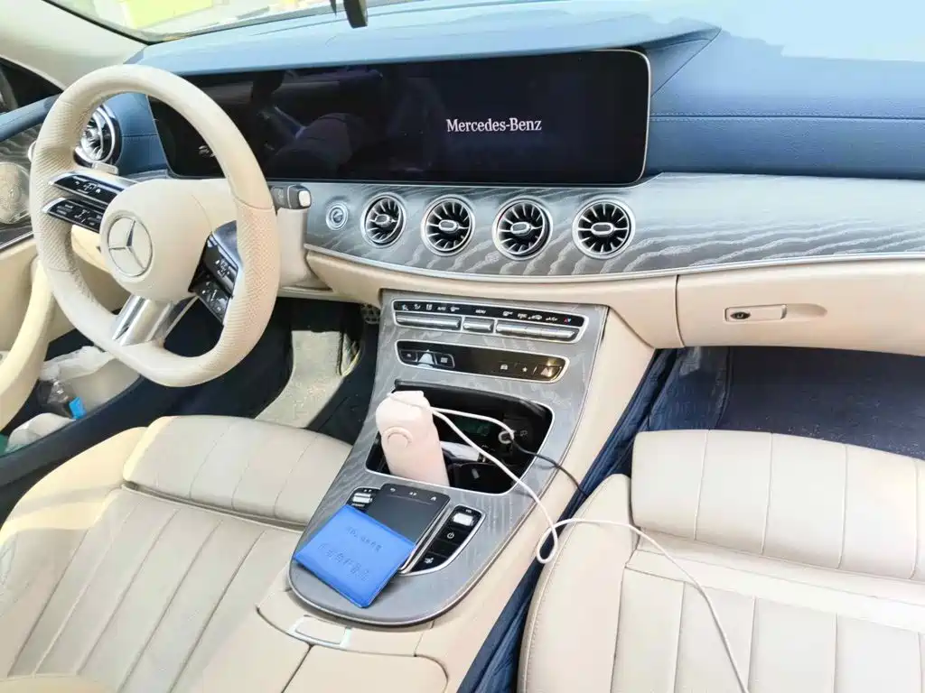 Mercedes-Benz E-Class, миниатюра 11