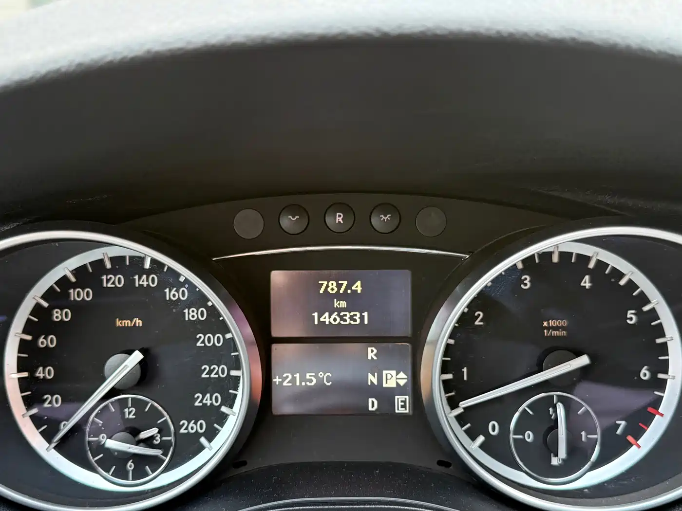 Mercedes-Benz R-Class 2017 R 320 4MATIC Business Collector's Edition фото 16