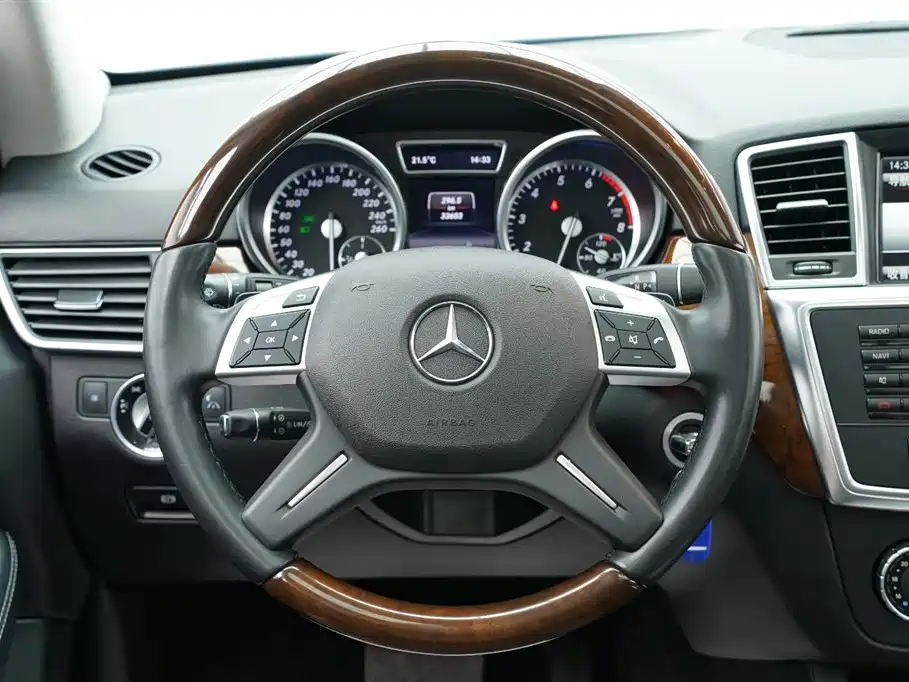 Mercedes-Benz M-Class 2014 ML 400 4MATIC Luxury фото 15