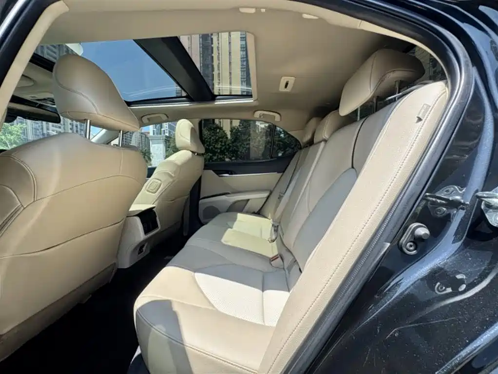 Toyota Camry 2021 2.5G Luxury Edition фото 6