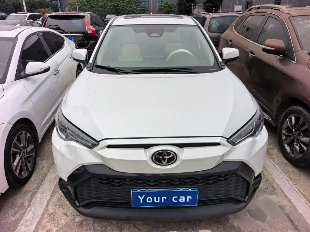 Photo 2 - Toyota Frontlander