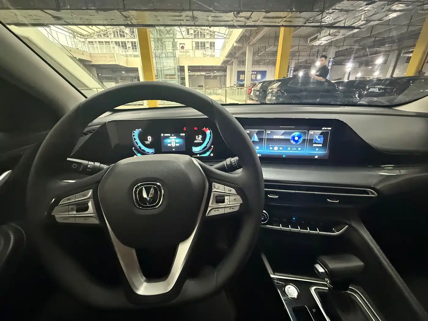 Фото 9 - Changan Eado