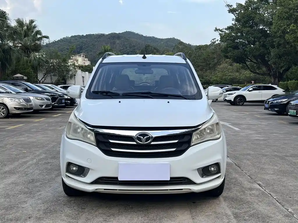 Weichai Yingzhi Yingzhi 737 2015 2015 1.5L Manual Comfort