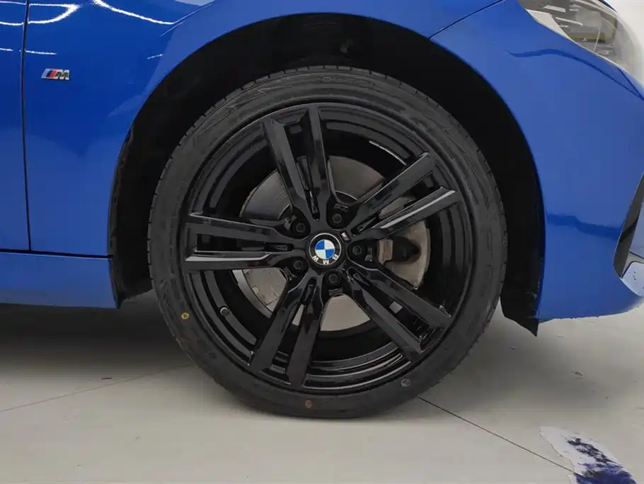 BMW 1 Series 2021 125i M Sport Black Night Edition фото 6