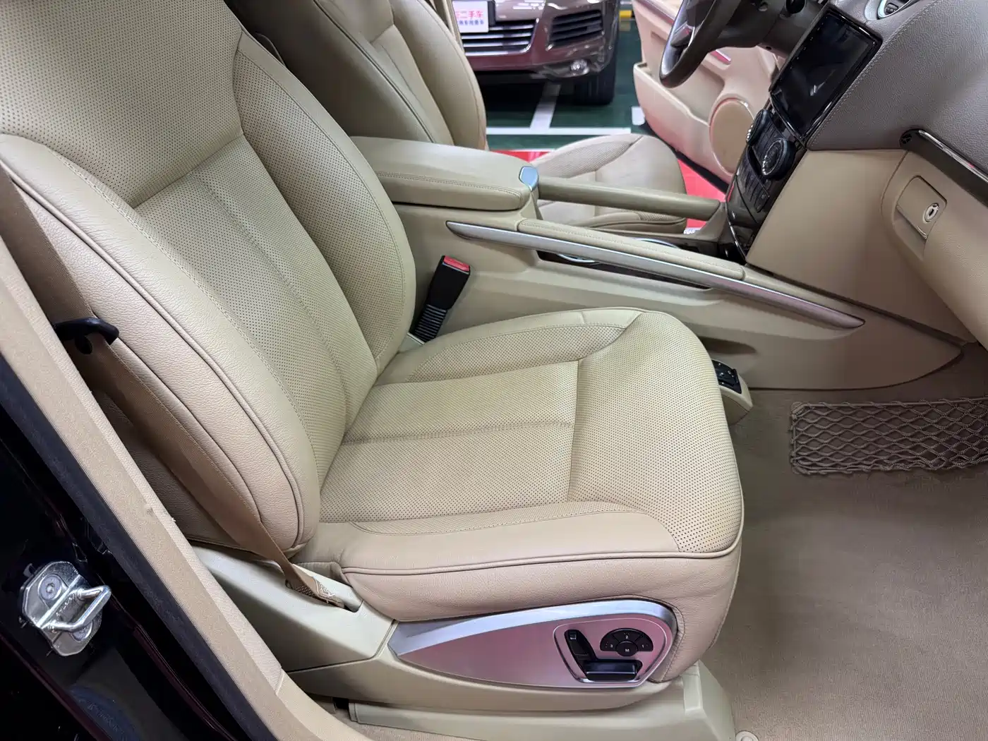 Mercedes-Benz GL-Class фото 32