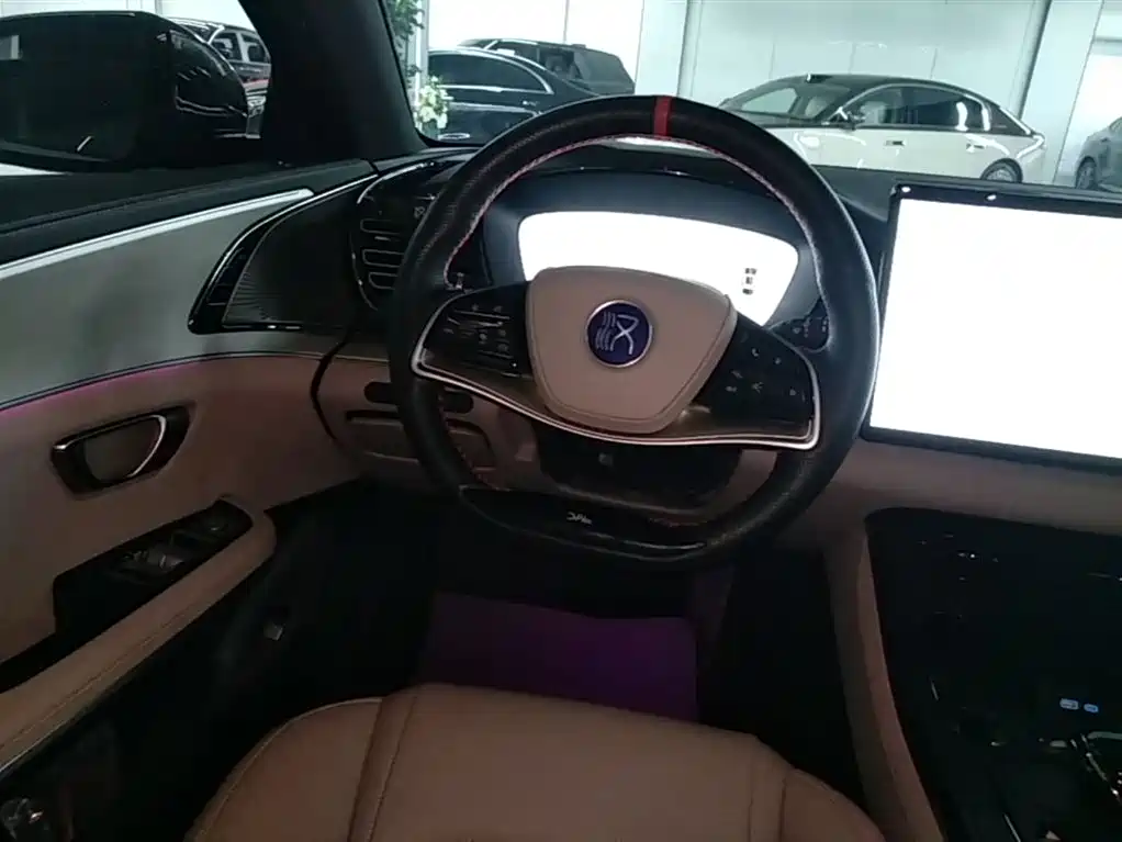 BYD Han 2025 DM-i 125KM Premium фото 11
