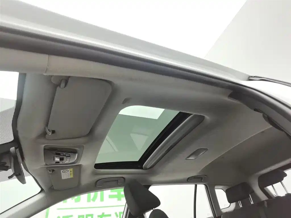Toyota Frontlander 2022 2.0L CVT Leading Edition фото 14