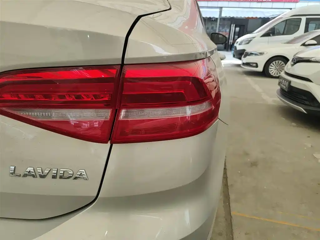 Volkswagen Lavida 2018 1.5L Automatic Comfort Version China V фото 8