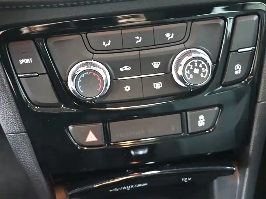 Buick Encore 2018 18T Automatic 2WD Urban Leading фото 17