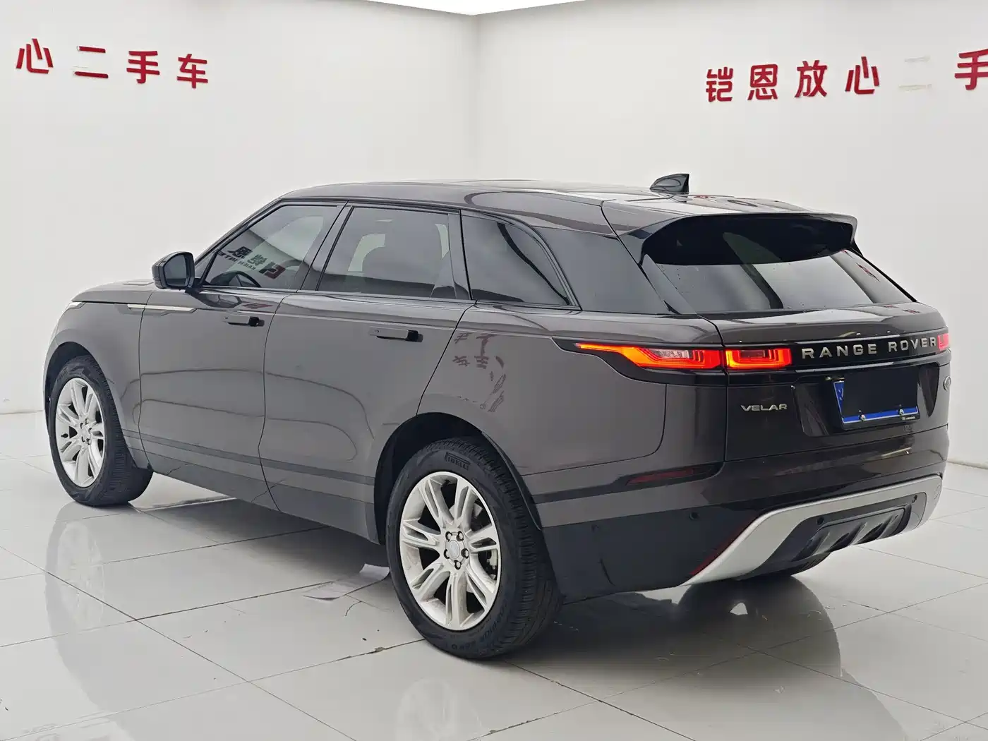Land Rover Range Rover Velar 2022 2022 250PS Golden Collector's Edition