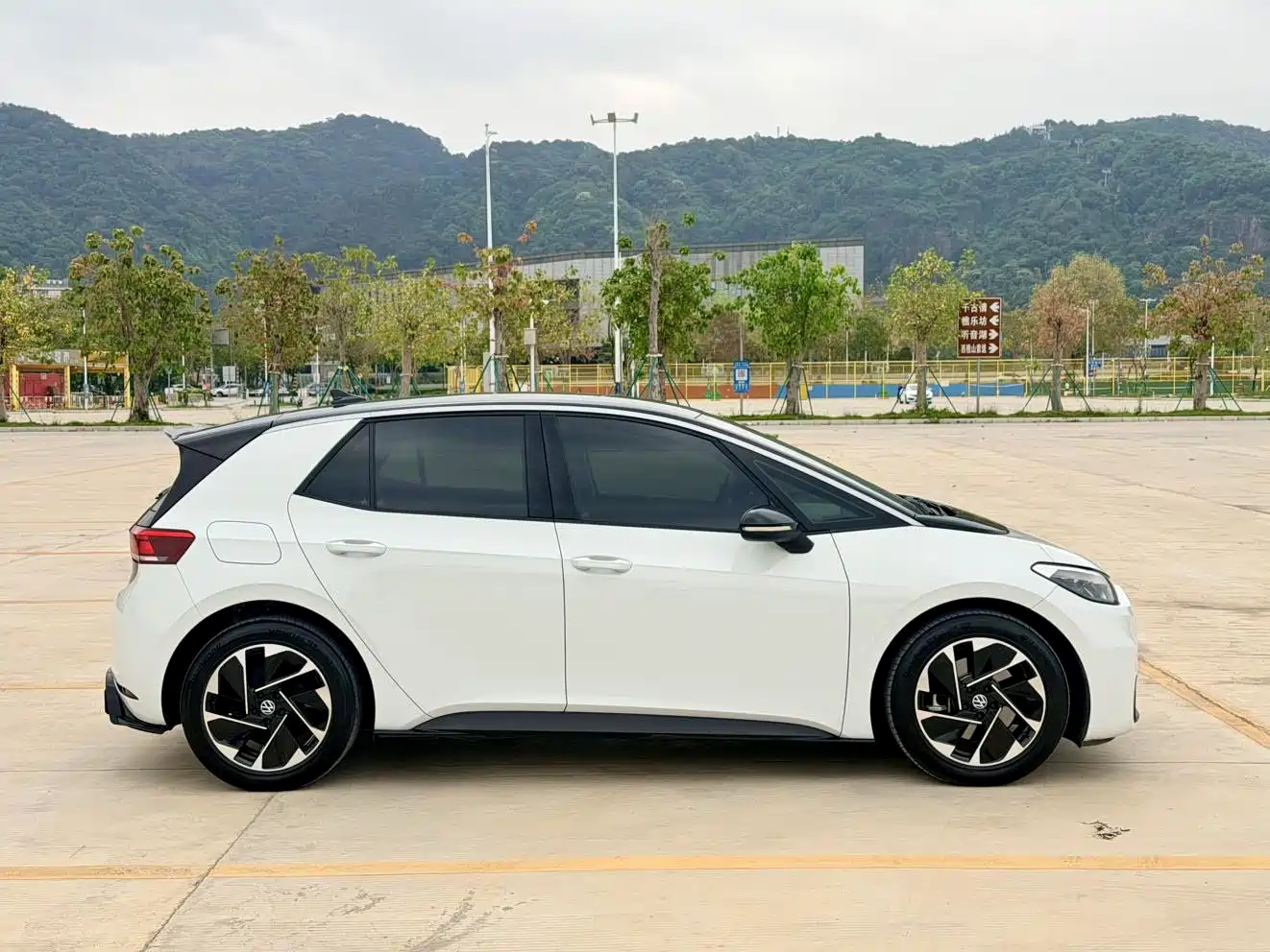 Volkswagen ID.3 2024 Pure Smart Edition фото 8