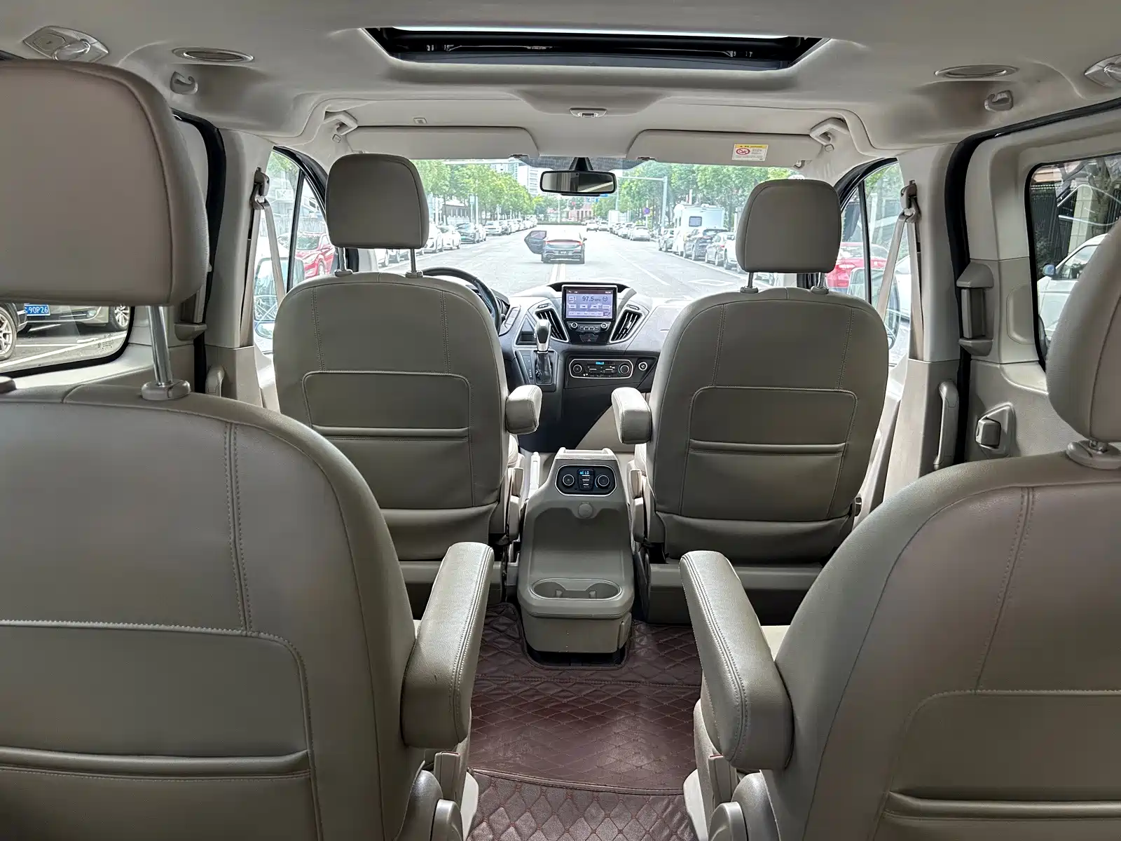 Photo 23 - Ford Tourneo
