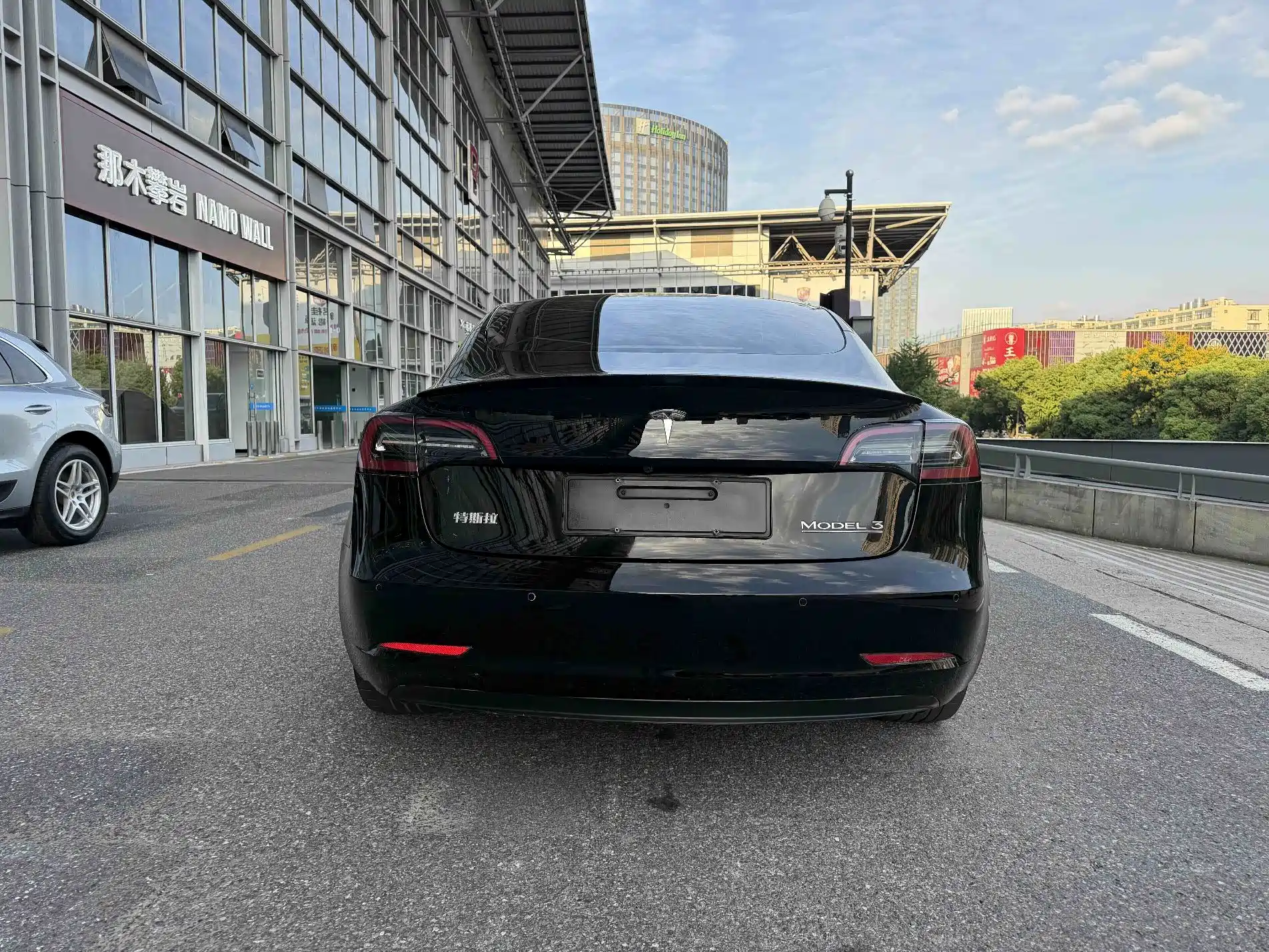 Фото 11 - Tesla Model 3
