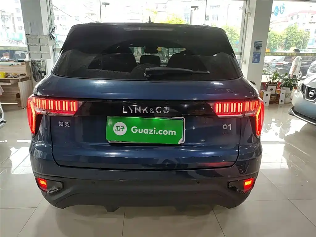 Lynk & Co 01 2017 2.0T 2WD Pro Shine Edition фото 6